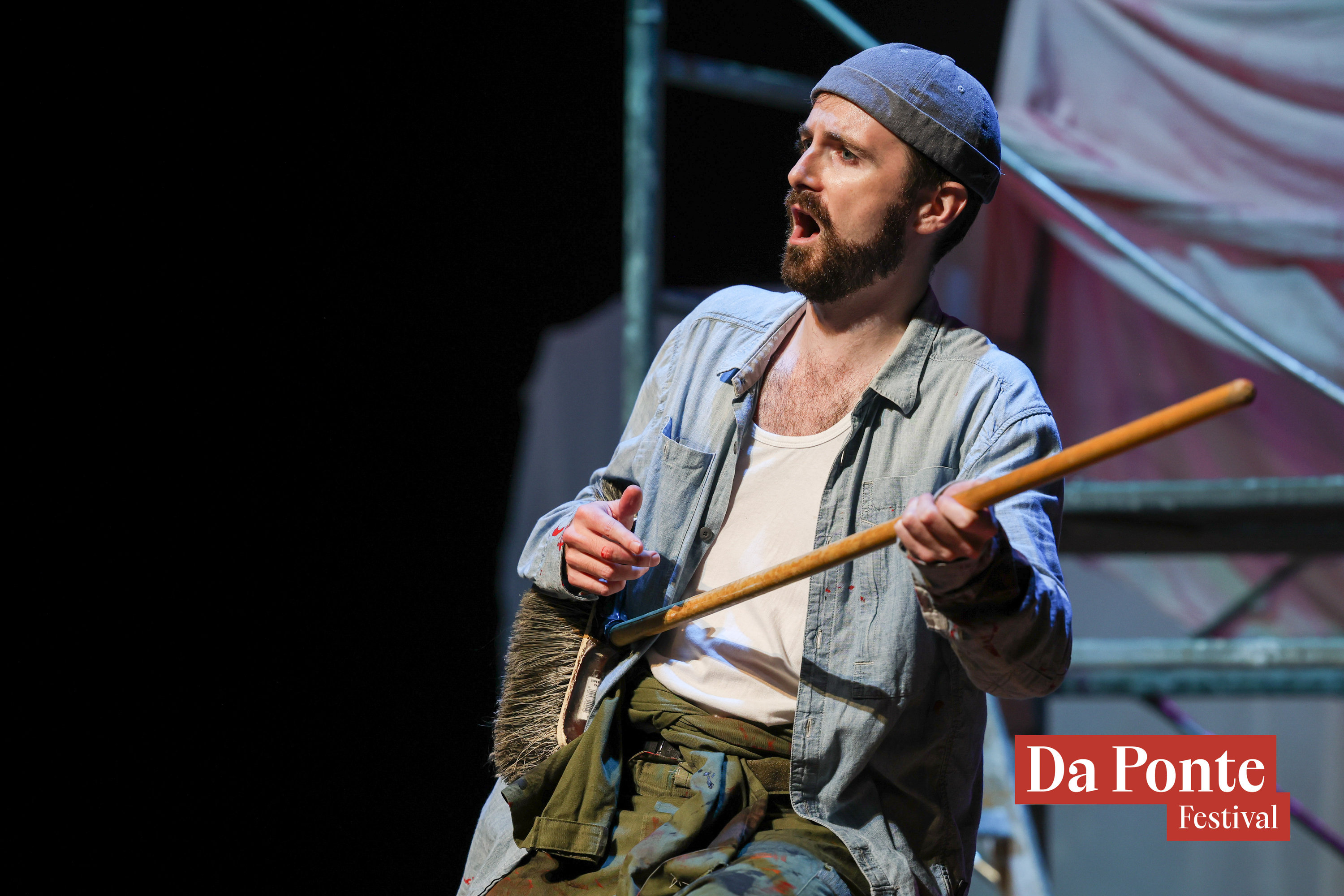 Tim Alexander as Don Giovanni, Deh vieni alla finestra