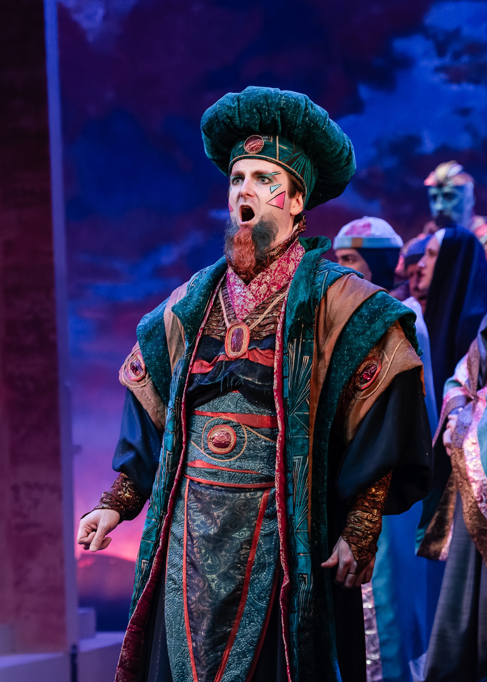 Tim Alexander as Timour in Le Roi de Lahore